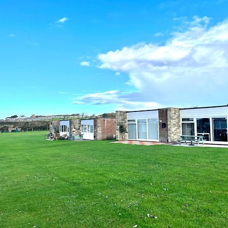 Chine Cottage Self-Catering Coastal Bungalow In Rural West Wight Freshwater Bagian luar foto