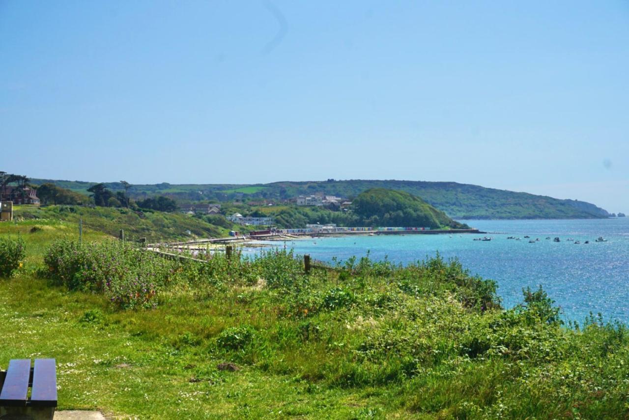 Chine Cottage Self-Catering Coastal Bungalow In Rural West Wight Freshwater Bagian luar foto